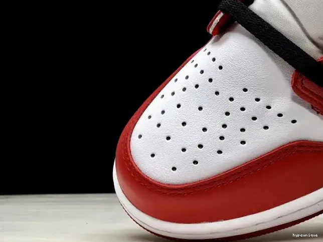 HYPE Air Retro 555088-101 1 OG 